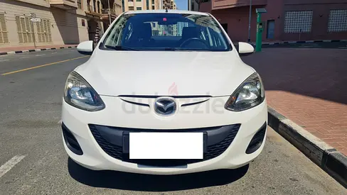 MAZDA 2 2015 GULF GCC SPEC ORIGINAL PAINT LIKE NEW ONE OWNER