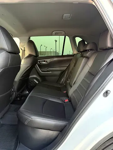 2021 Toyota RAV 4 — миниатюра 12