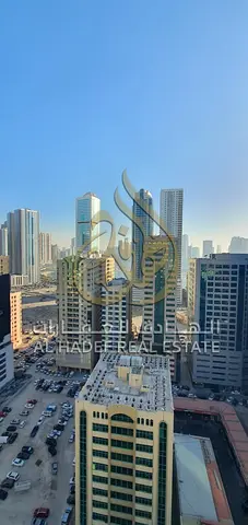 شقة للإيجار في المجاز 3 الشارقة | 4 غرف (معدلة) + خادمة | إطلالة أمامية | باركن وجيم ومسبح