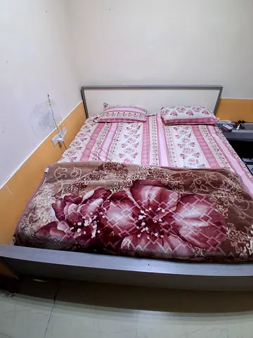 King size bed for sale