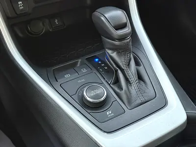 2021 Toyota RAV 4 — миниатюра 13