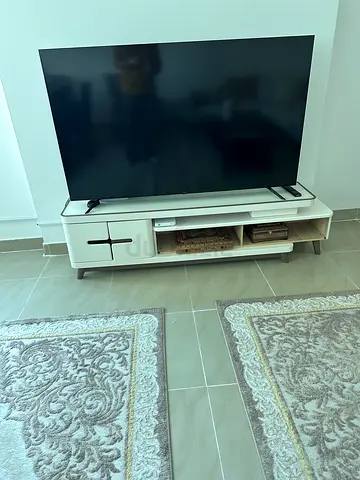 Flat panel TV - good working condition and table