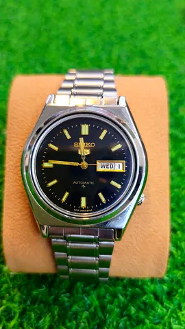 Vintage Seiko 5 Automatic Japan made Mens watch for sale (Used)
NO BOX NO PAPER