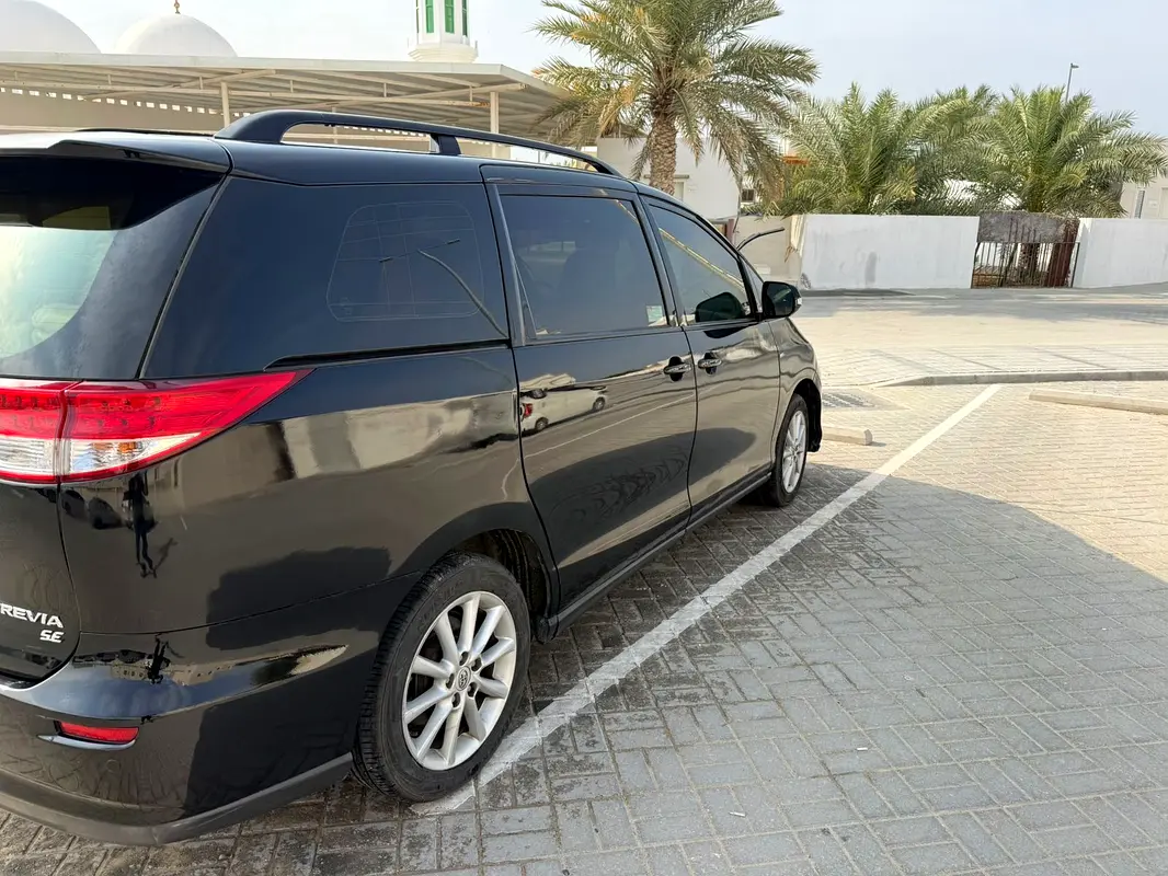 Toyota Previa 2017 — photo 1 of 5