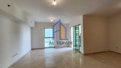 Stunning 3 bedrooms Apartment l| High Floor |l Vacant