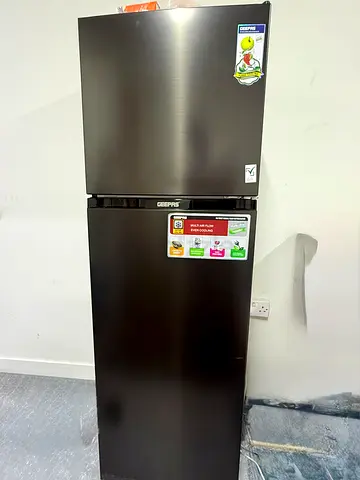 Geepas 2-Door Refrigerator in Black