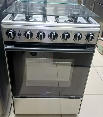 Midea gas cooker for sell 60by60cm 💯 good working