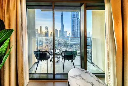 Special Offer: 2BD Apt Burj View, Near Dubai Mall, Ideal for 6