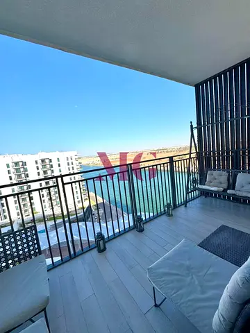 Elegant and Perfect - Fully Furnished, Canal promenade & SeeWorld view.