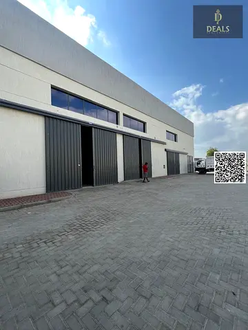 مستودع جديد للإيجار في الجرف الصناعية 2 | مساحة 1826 قدم² | مع ميزانين | كهرباء 30 كيلو وات