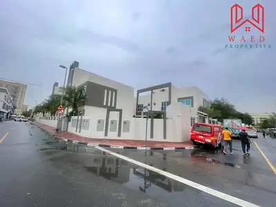 Stunning Family Villa || Ready to Move || Prime Location ||