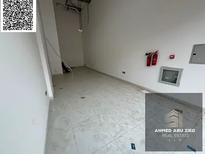 محل للايجار السنوي في عجمان المويهات 3 قريب من مدرسه الشويفات  يصلح لجميع الانشطه