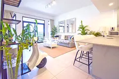Upgraded | High Floor | 779 square feet