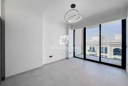 Bright and Spacious Unit | Vacant | Great View