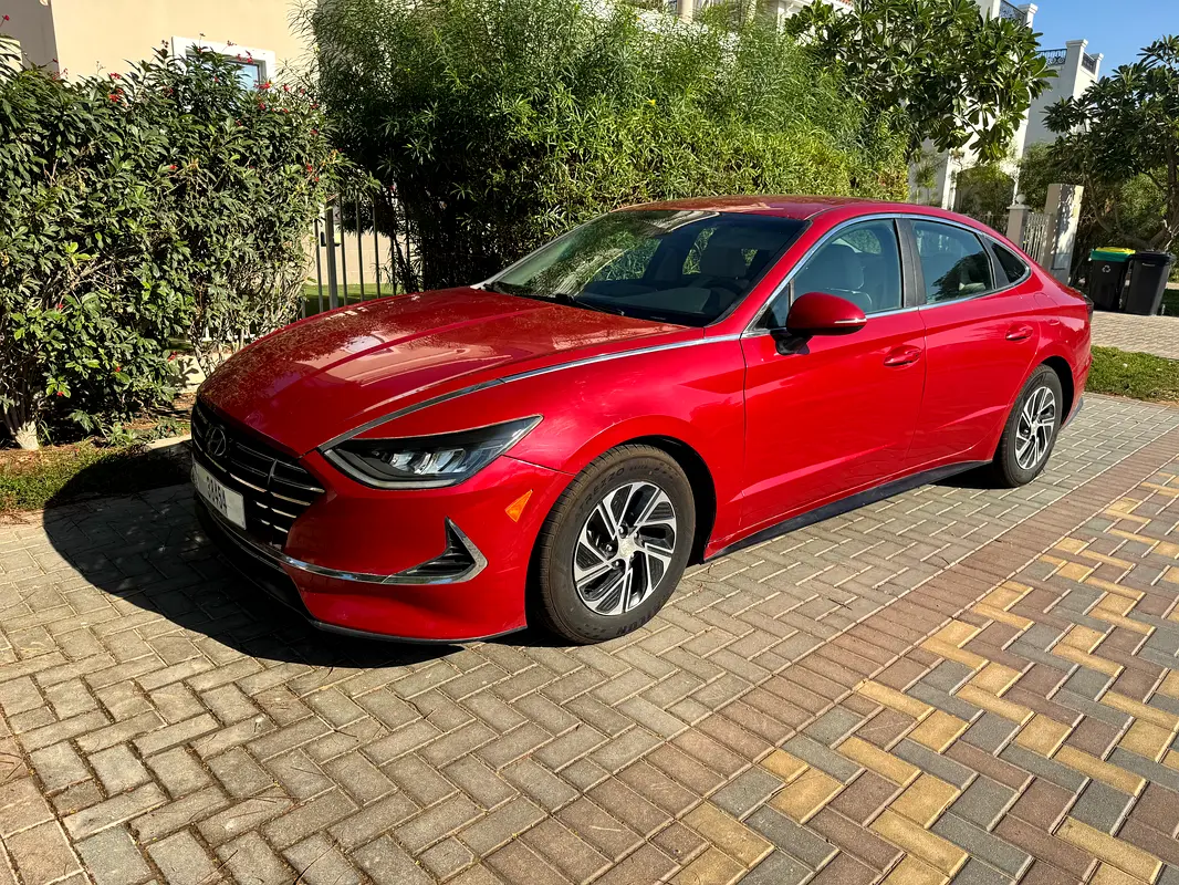 Hyundai Sonata 2021 — photo 1 of 11