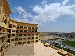 Spacious 1 BR apartment - Balcony - Coverd parking - bright - Family Building