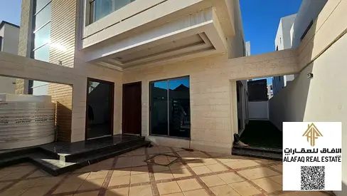 فيلا فاخرة للإيجار في الياسمين خمس غرف ماستر ستة حمامات تصميم عصري موقع مميز قريب من الخدمات بسعر قابل للتفاوض