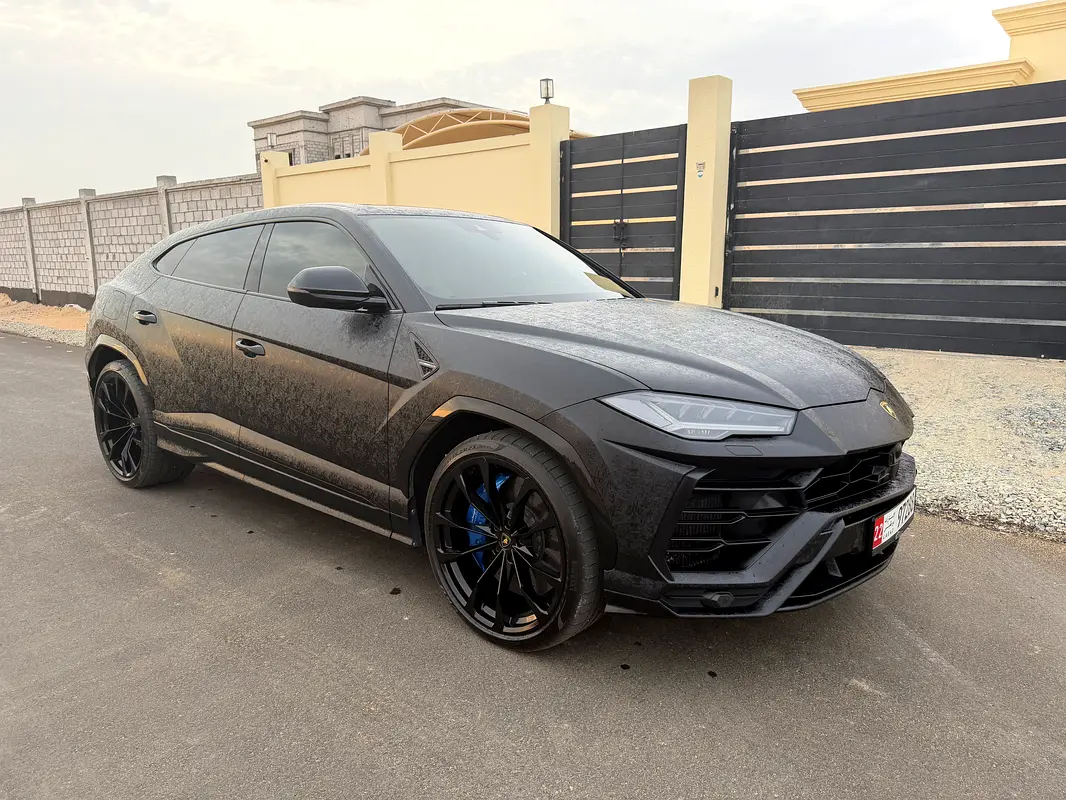 Lamborghini Urus 2020 — photo 1 of 7