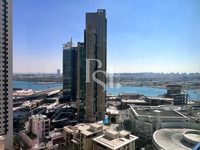 Prime Location | Balcony | Canal View