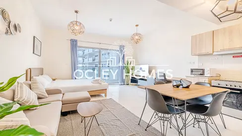 Modern Unit | Fully Furnished | Prime Location