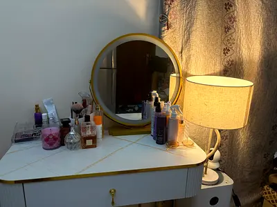 Elegant Dressing Table with Mirror – Perfect Condition ✨