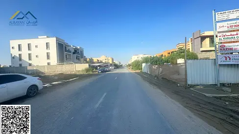 A very rare offer: residential/commercial land in a prime location with a large setback.