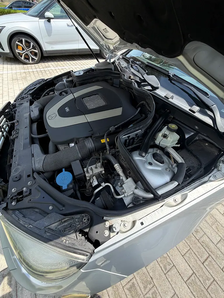 Mercedes-Benz C-Class 2011 — photo 1 of 16