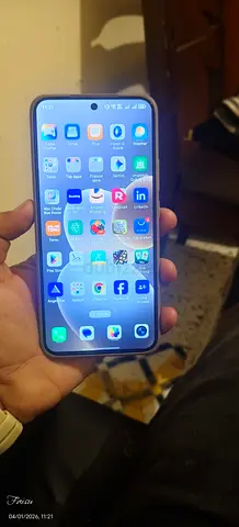 Smartphone with Large Display new only 1 month rare used bill box warranty all with back covers