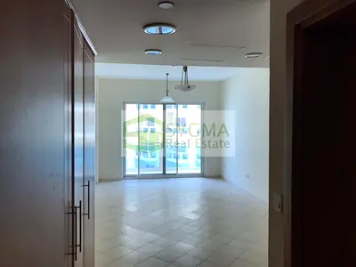 Studio for Sale High Floor Lake View Rented