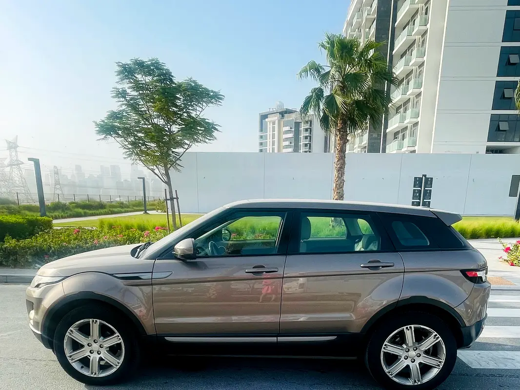 Land Rover Range Rover Evoque 2015 — photo 1 of 6
