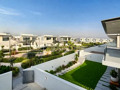 Vastu Compliant | Big Layout | with Elevator