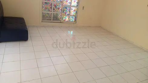 Nice Family Room available For rent in MIRDIFF