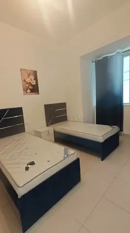 Bed space in the perfect ladies apartment in Sheikh Zayed Road 4 min to metro station