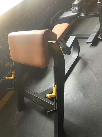 Used preacher curl (Scott) bench - sturdy gym accessory