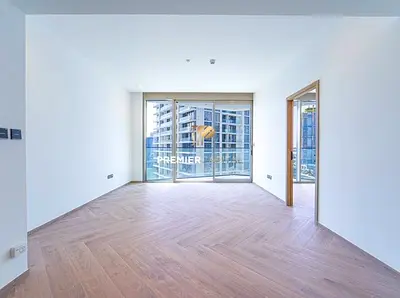 1BR Canal View | Vacant | Prime Location | Luxury