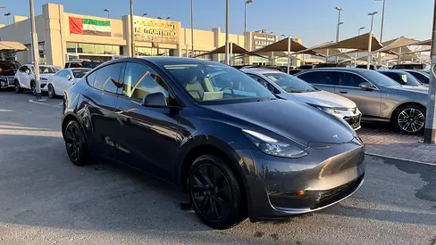 2025 Tesla Model Y Long Range - American Specs -with perfect condition
