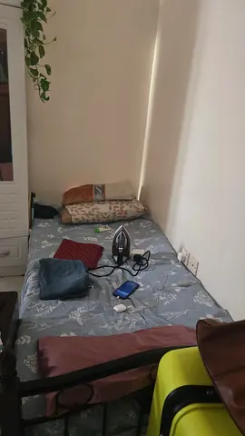 Sharing room for lady