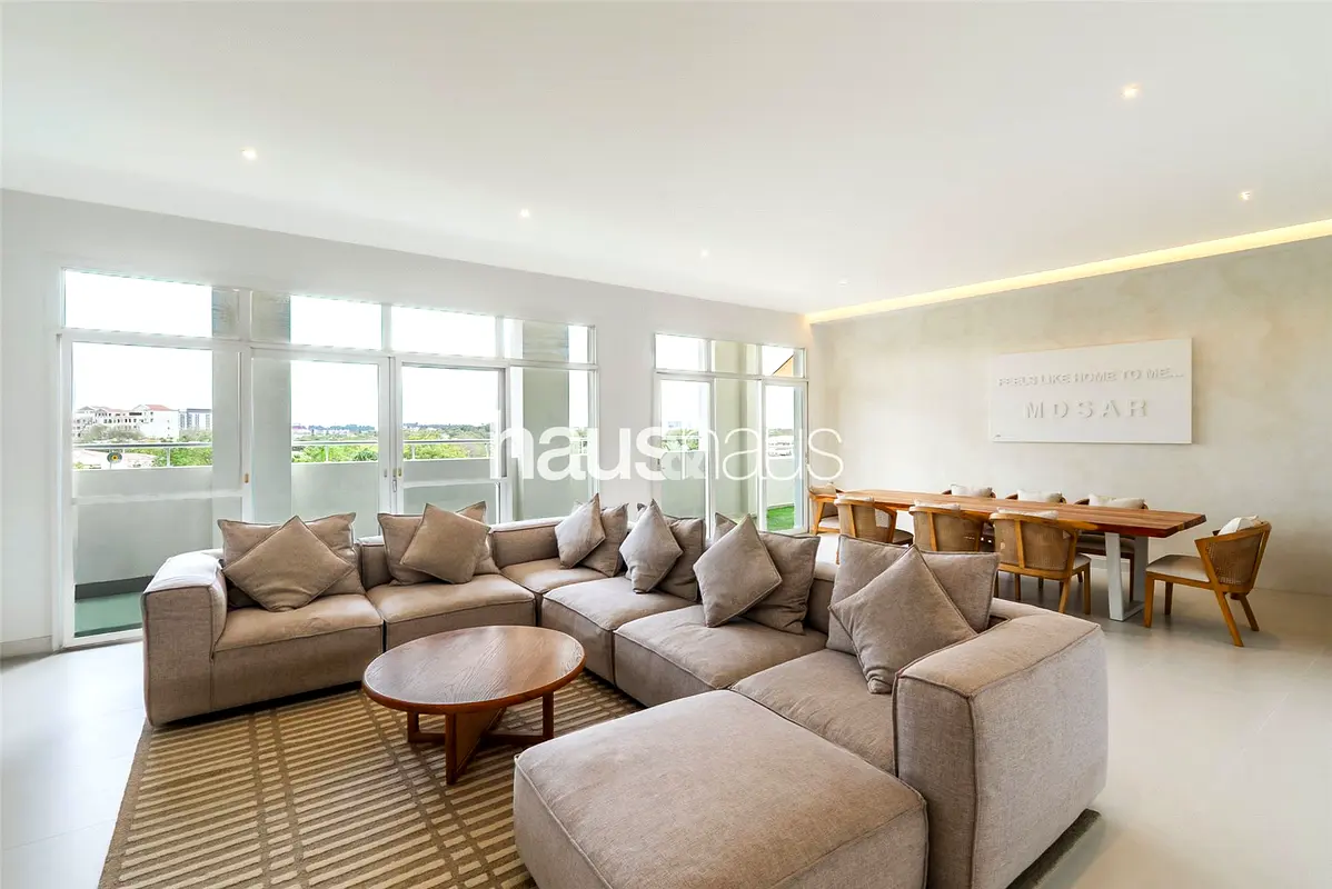 Lake View | Fully Upgraded | Rare to Market