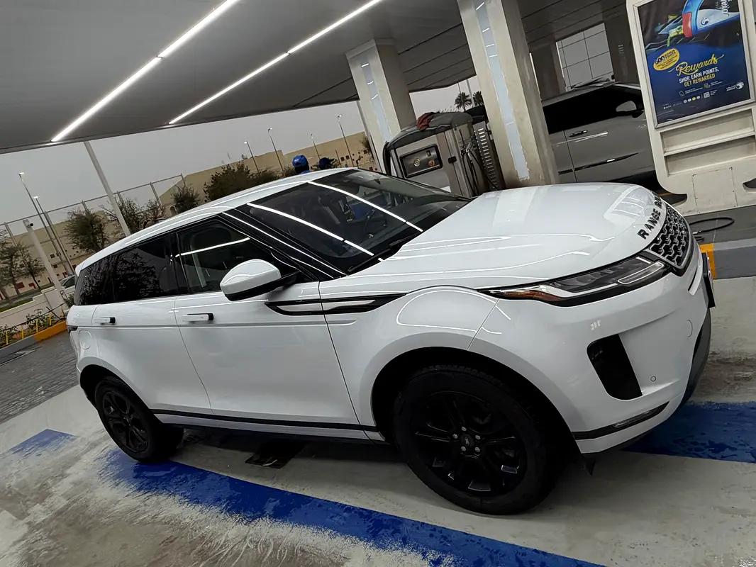 Land Rover Range Rover Evoque 2020 — photo 1 of 15