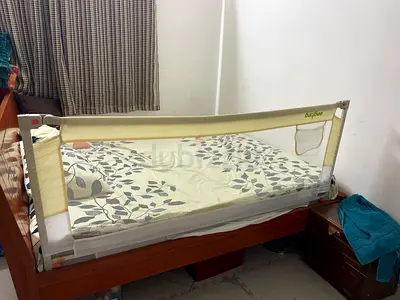 Bedside safety rail for baby/toddler - used, good condition