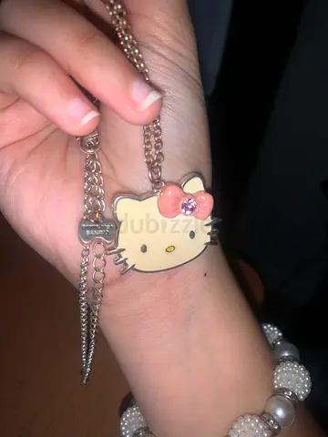 RARE Vintage 1976 Hello Kitty Necklace - Authentic Sanrio Memorabilia
Price: 150 AED (Negotiable)