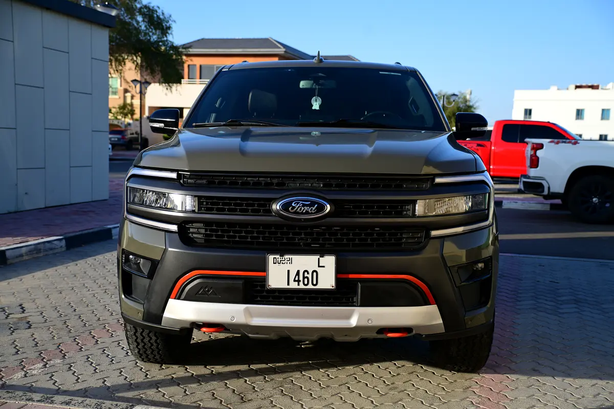 Ford Expedition 2024 — photo 1 of 12