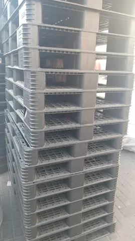 used plastic pallets