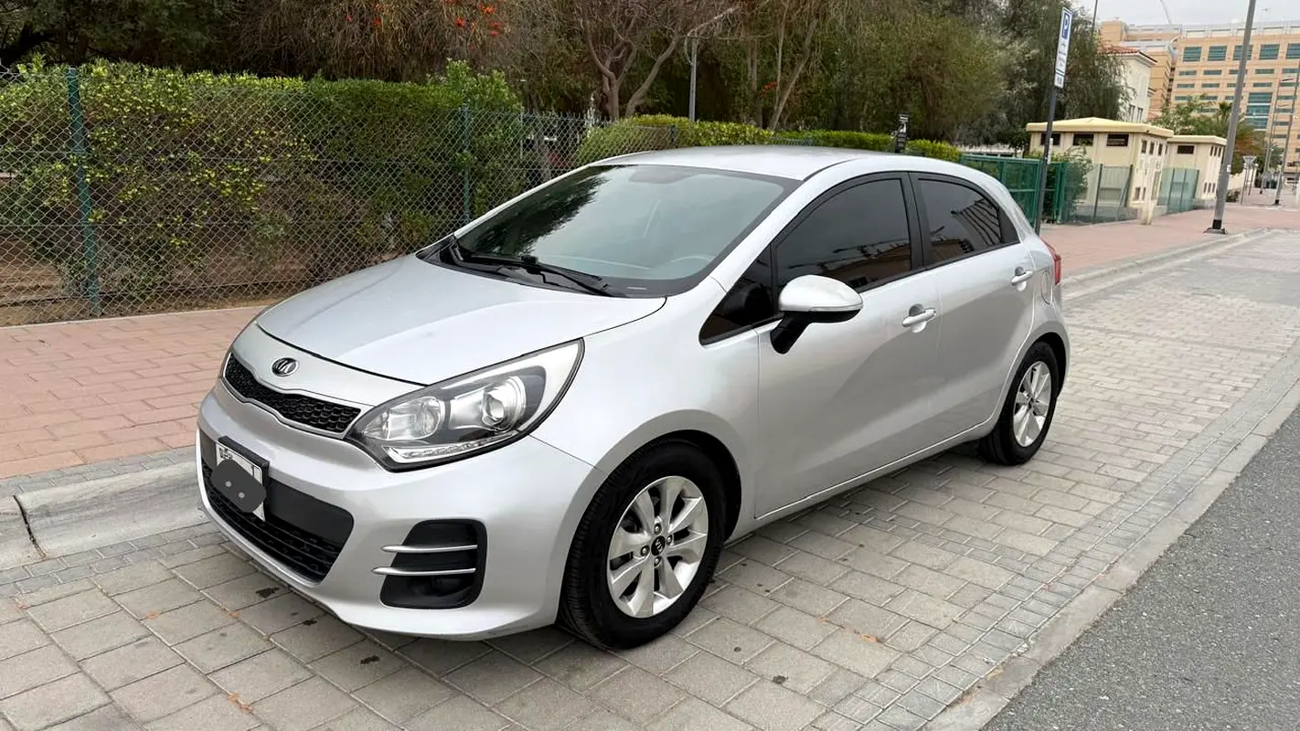 Kia Rio 2016 — photo 1 of 10