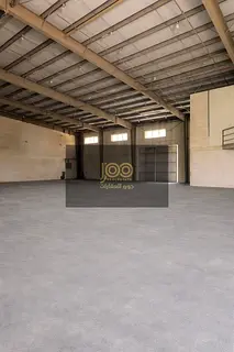 Warehouse 7,500 sq ft in Umm Al Thuoob, 100 kW power, offices, on 2 main roads, AED 290K yearly, rea