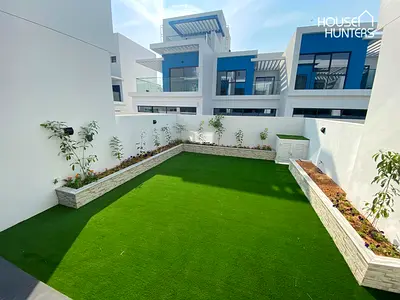 Santorini | Modern 3-Bed | Landscaped Villa