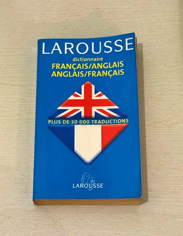 Larousse French-English / English-French Dictionary (Pocket Edition)