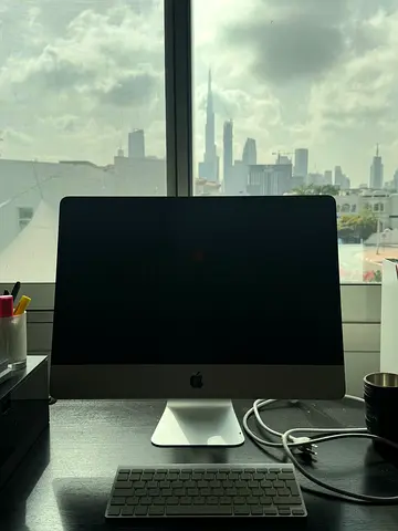 Apple iMac 21.5” + Apple Keyboard – Clean Setup – Ready to Use