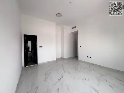 شقة غرفة وصالة بحمامين وبلكونة وتكييف مركزي تصميم عصري ومساحة مريحة في موقع مميز