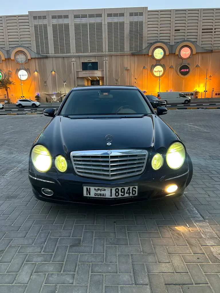 Mercedes-Benz E-Class 2008 — photo 1 of 12
